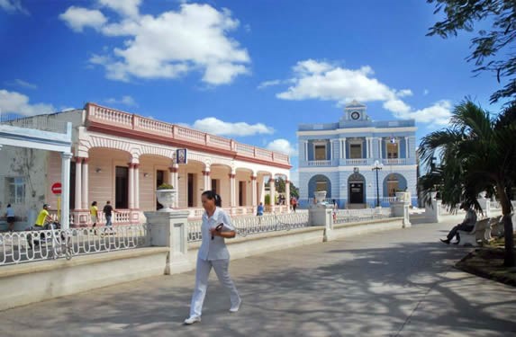 city street with colonial buildings