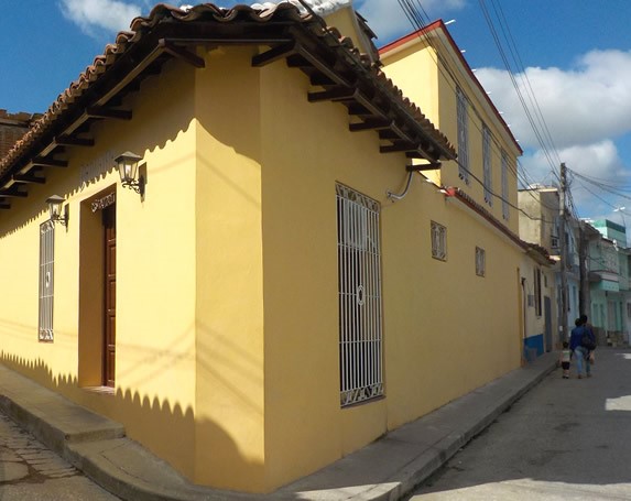 Facade of the Berkana restaurant, Sancti Spiritus