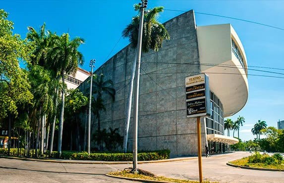 Entrance to the National Theater of Cuba