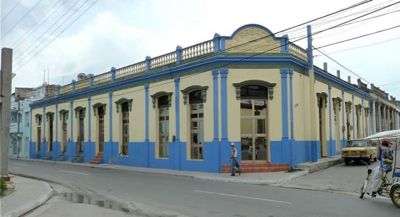 Vista de la entrada del teatro Tunas