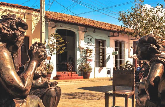 Entrance to the Martha Jimenez gallery