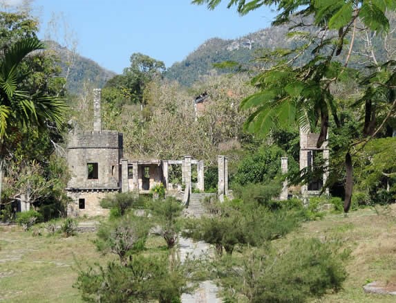 Fortalezas en el interior de la hacienda