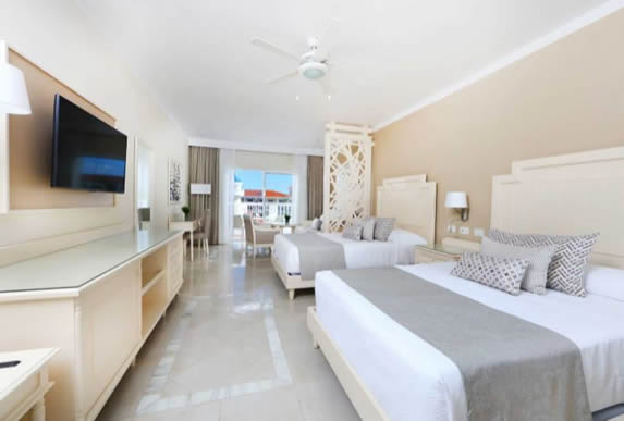 Junior Suite Deluxe Castle View Picture 2