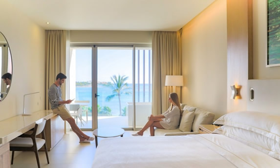 Junior Suite Ocean Front Picture 1
