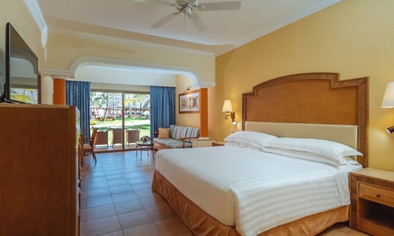 Junior Suite Ocean Front Premium Level Picture 2