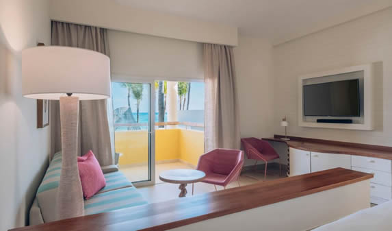 Junior Suite Ocean Front Picture 2