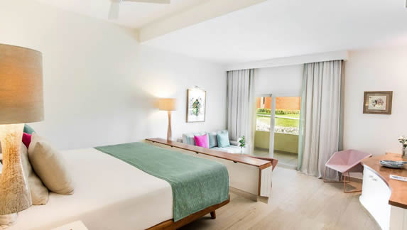 Junior Suite with Pool Access Picture 1