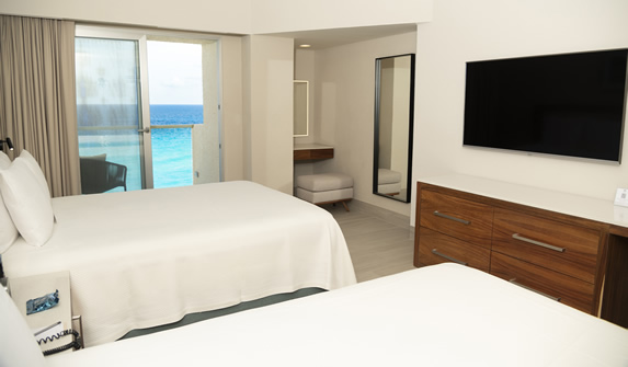 Deluxe Double Ocean Front Picture 2