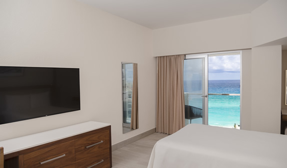 Deluxe Double Ocean View Picture 1