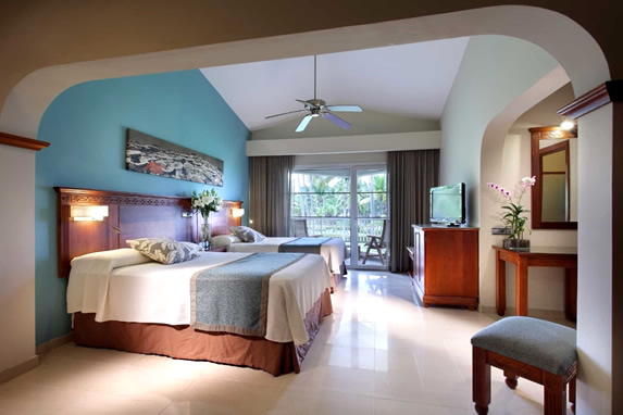 Superior Junior Suite Beachside Picture 1