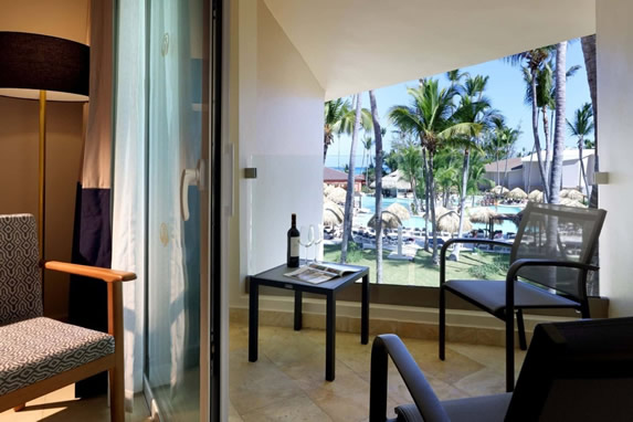 Junior Suite Pool Side Picture 3