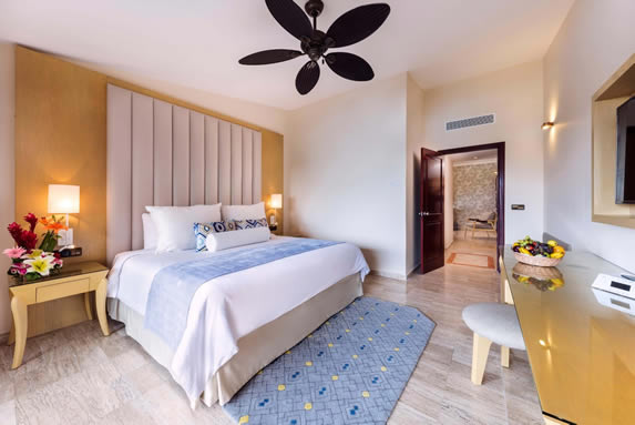 Suite Beach Side Picture 3