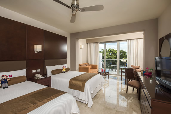 Family Club Deluxe Junior Suite Picture 6