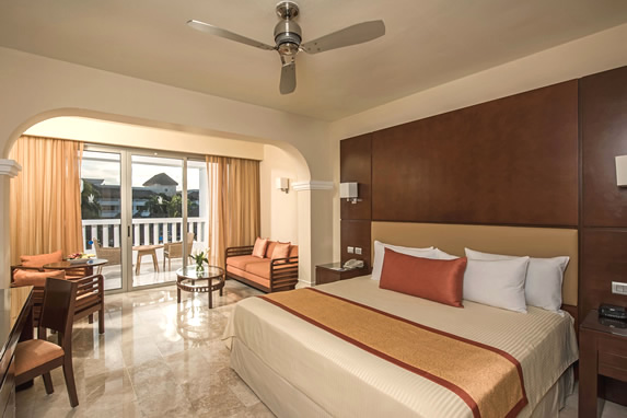 Deluxe Junior Suite Picture 2