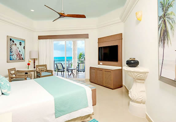 Junior Suite Ocean Front Picture 3