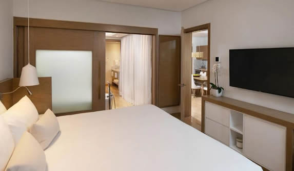 Two Bedroom Suite Master Picture 3