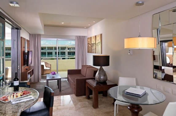 One Bedroom Suite Picture 1