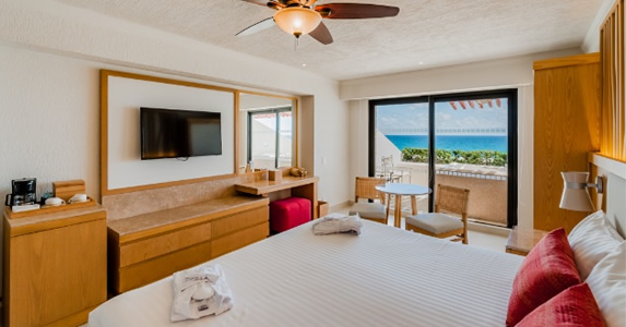 Deluxe Ocean View with Jacuzzi Picture 2