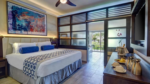Luxury Family Suite Picture 1