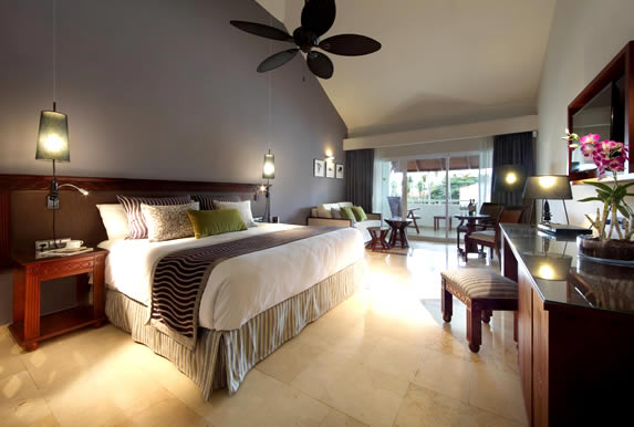 Junior Suite Pool Side Ocean View Picture 2