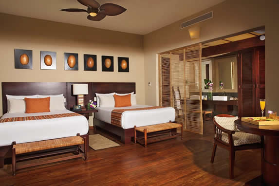 Junior Suite Pool View Picture 2