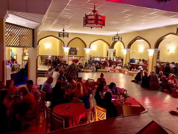 Vista interior del bar Casablanca