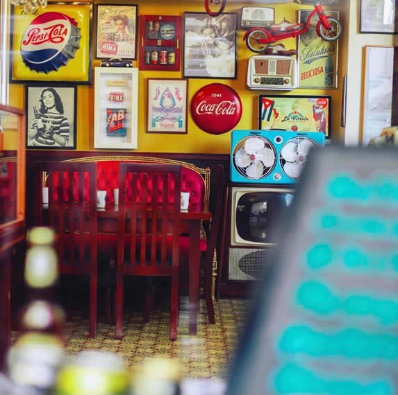 Decoración en el interior del restaurante