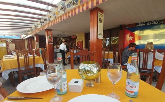 Interior of the Varadero 60 restaurant