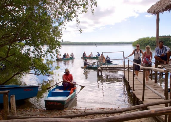Paseo en canoa por la laguna