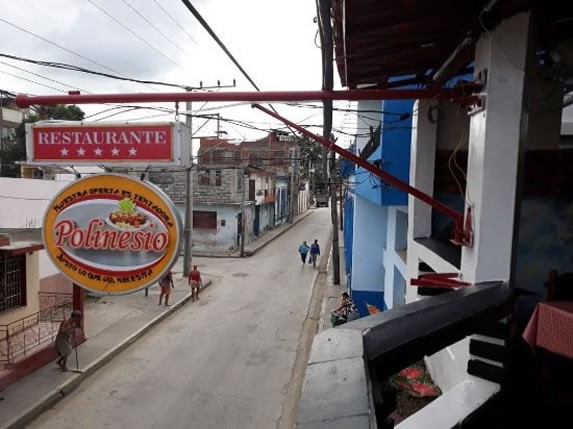 Letrero del restaurante Polinesio