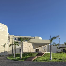 Entrance of the Melia Marina hotel