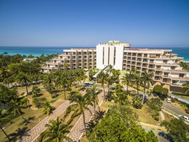 Vista aérea del hotel