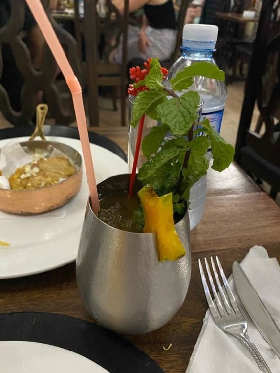 Cóctel servido en el restaurante Mekede