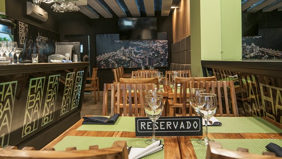 Wooden furniture in the Habana 61 restaurant