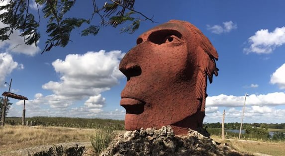Monument at Finca El Cornito