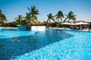 Piscina del hotel Montehabana