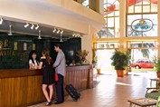 Lobby y recepción del hotel 