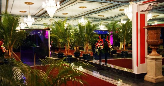 Abundant vegetation in the hall of the cabaret