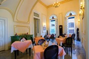 Mesas del restaurante del hotel San Miguel