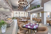 restaurante buffet con mobiliario tapizado