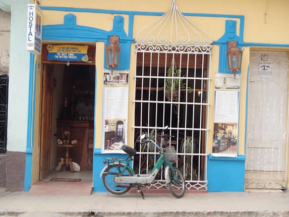 Fachada del restaurante de arquitectura colonial