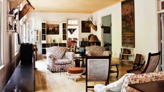 Interior living room of Finca Vigia