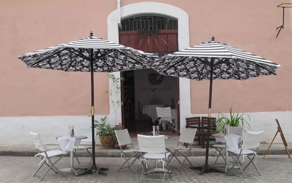 Entrance view of the Esto no es un cafe restaurant