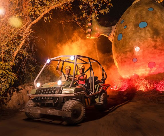 Night vehicles in Xplor Fuego