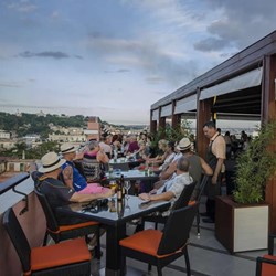 Terrace with bar at the Ambos Mundos hotel