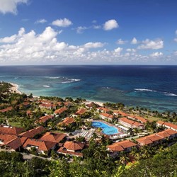 vista aérea del hotel junto al mar