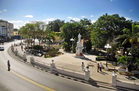 vista aérea del parque con abundante vegetación