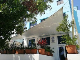 Facade of the Vedado Azul hotel