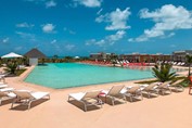 Hotel pool in Cayo Cruz