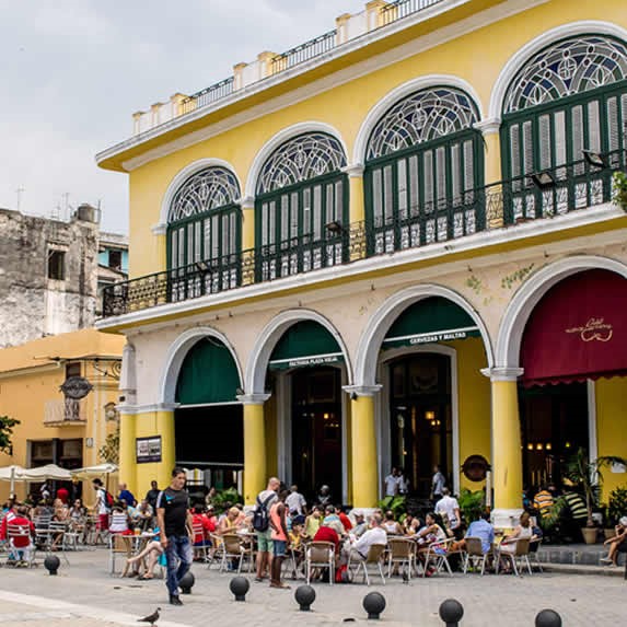Vista de la casa de la cerveza en la Plaza Vieja